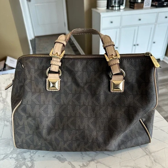 Michael Kors Grayson Satchel - Picture 2 of 7